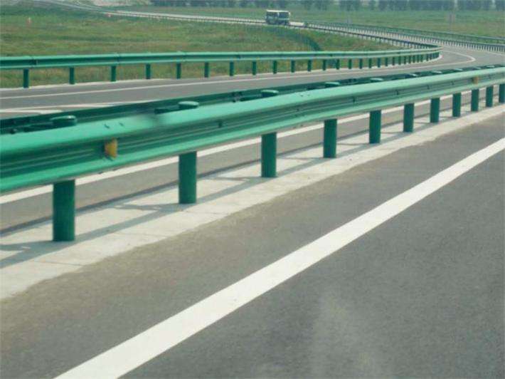 高速公路护栏板对高速防护有什么帮助?